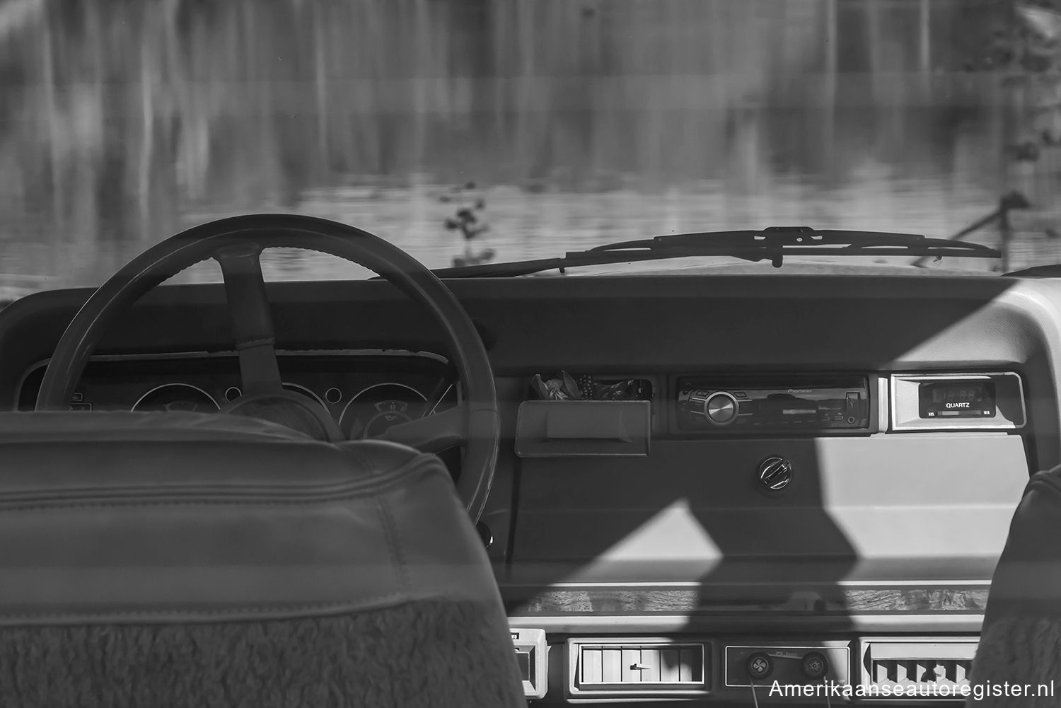 Jeep Grand Wagoneer uit 1984